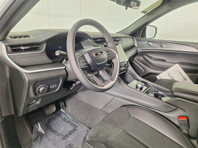 new 2025 Jeep Grand Cherokee car, priced at $45,325