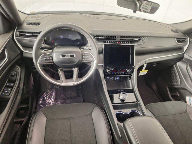 new 2025 Jeep Grand Cherokee car, priced at $45,325
