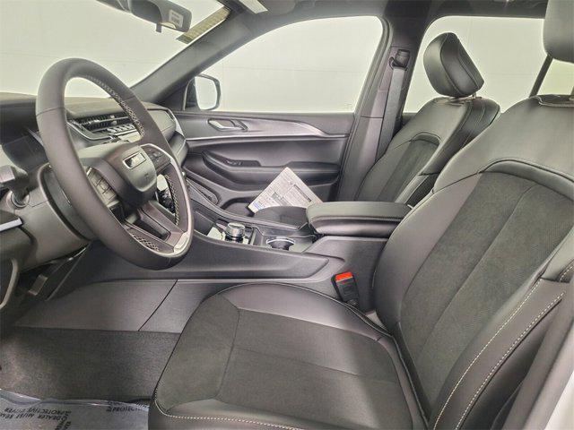 new 2025 Jeep Grand Cherokee car, priced at $45,325