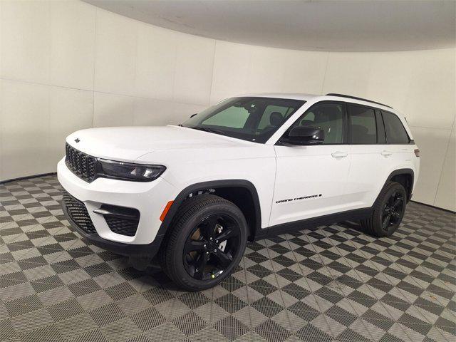 new 2025 Jeep Grand Cherokee car, priced at $45,325