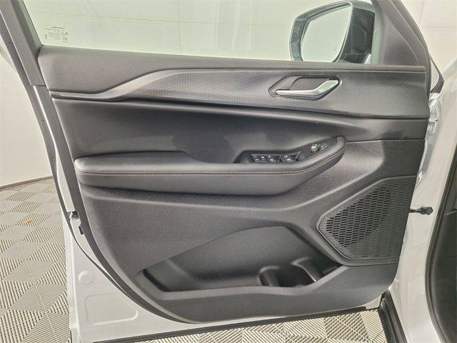 new 2025 Jeep Grand Cherokee car, priced at $45,325