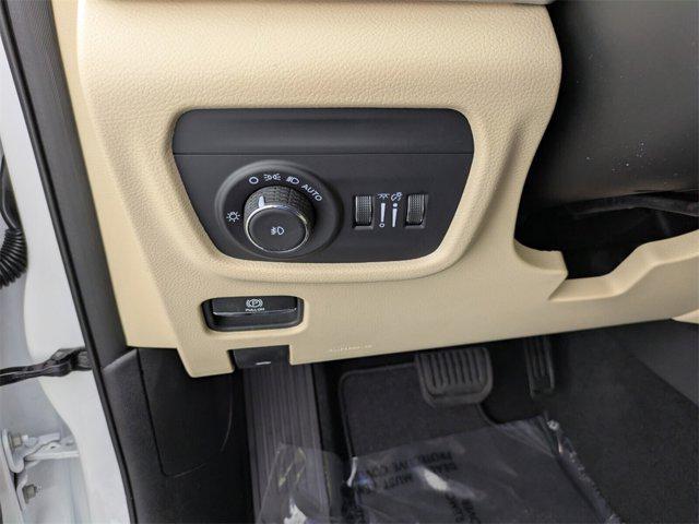 new 2025 Jeep Grand Cherokee car, priced at $36,211