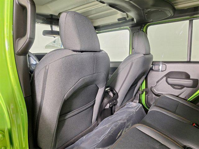 new 2025 Jeep Gladiator car, priced at $40,342