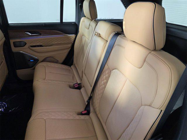 new 2025 Jeep Grand Cherokee car, priced at $58,298