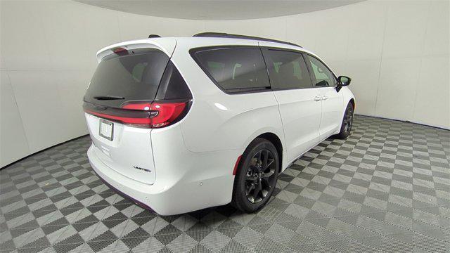new 2025 Chrysler Pacifica car, priced at $44,655