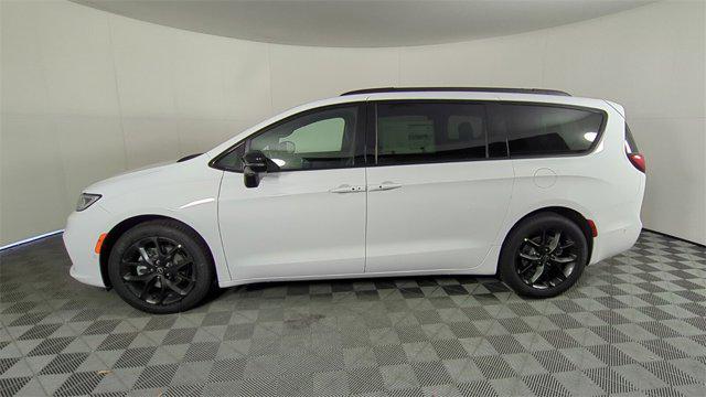 new 2025 Chrysler Pacifica car, priced at $44,655
