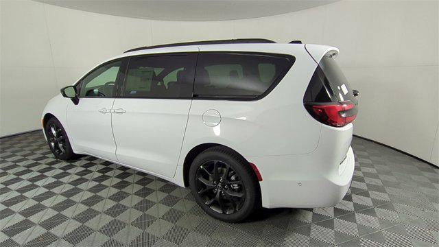 new 2025 Chrysler Pacifica car, priced at $44,655