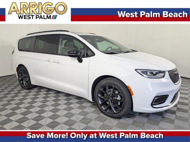 new 2025 Chrysler Pacifica car, priced at $44,655