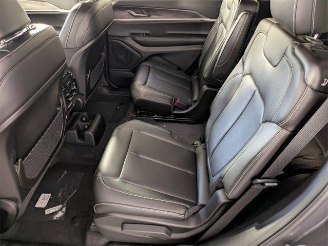 new 2025 Jeep Grand Cherokee L car, priced at $39,304