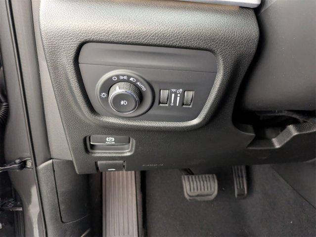 new 2025 Jeep Grand Cherokee L car, priced at $39,304
