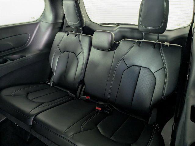 new 2025 Chrysler Pacifica car, priced at $39,367