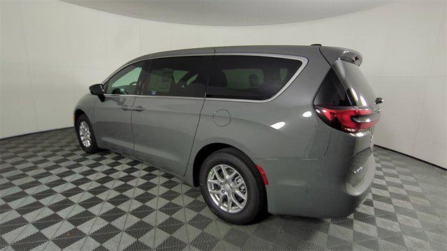 new 2025 Chrysler Pacifica car, priced at $39,367