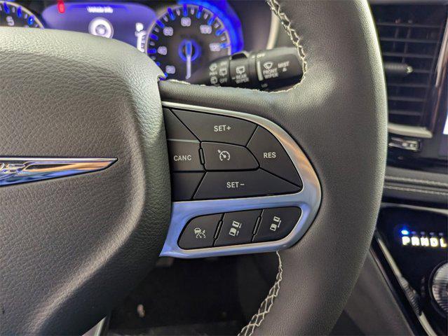 new 2025 Chrysler Pacifica car, priced at $39,367