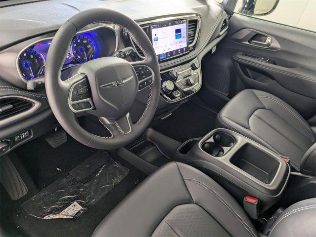new 2025 Chrysler Pacifica car, priced at $39,367