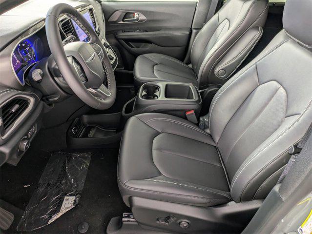 new 2025 Chrysler Pacifica car, priced at $39,367
