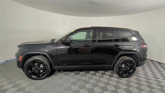 new 2025 Jeep Grand Cherokee car, priced at $44,400