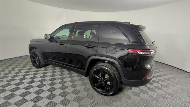 new 2025 Jeep Grand Cherokee car, priced at $44,400