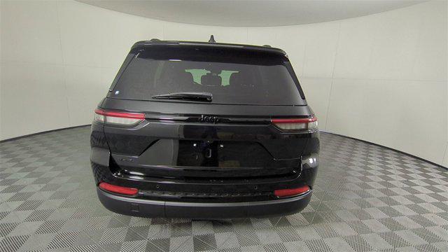 new 2025 Jeep Grand Cherokee car, priced at $44,400