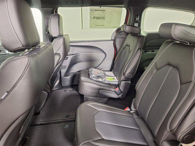 new 2025 Chrysler Pacifica car, priced at $42,920