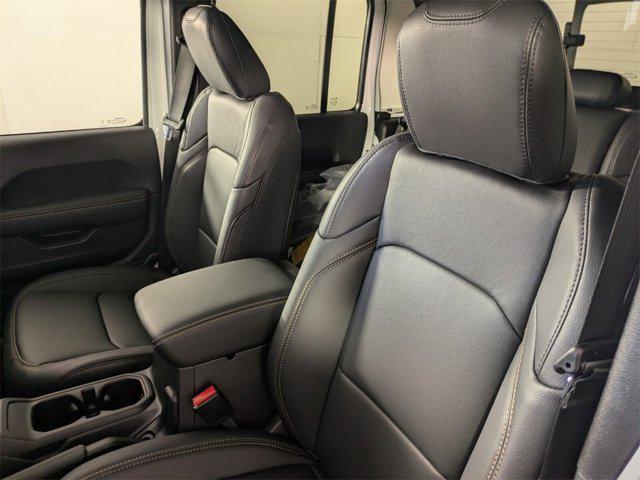 new 2025 Jeep Gladiator car, priced at $42,617