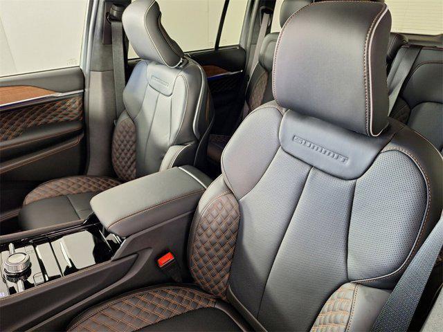 new 2025 Jeep Grand Cherokee car, priced at $58,822