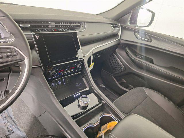 new 2025 Jeep Grand Cherokee car, priced at $37,144