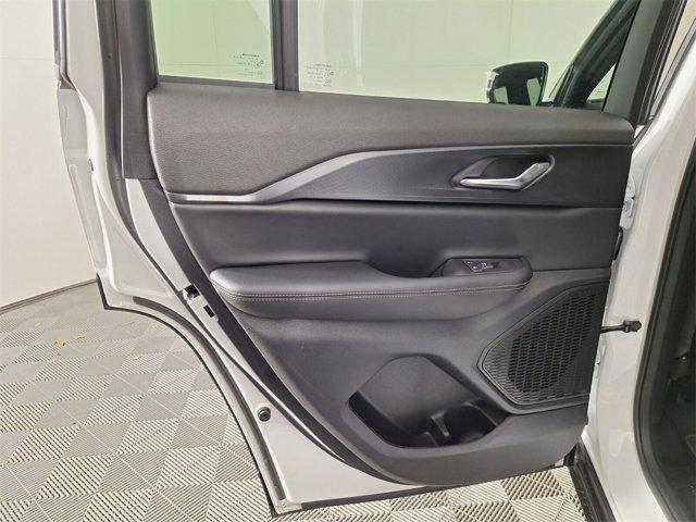 new 2025 Jeep Grand Cherokee car, priced at $37,144