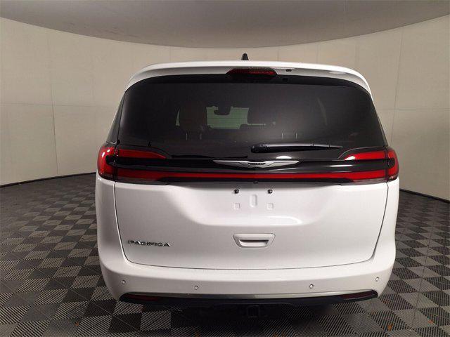 new 2024 Chrysler Pacifica car, priced at $51,536