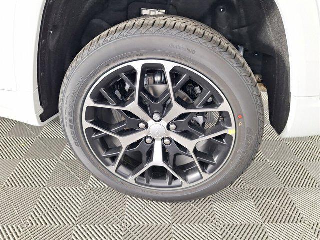 new 2025 Jeep Grand Cherokee car, priced at $58,298