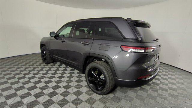 new 2025 Jeep Grand Cherokee car, priced at $38,687