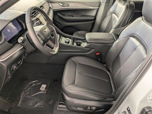 new 2025 Jeep Grand Cherokee car, priced at $38,158
