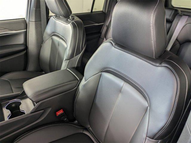 new 2025 Jeep Grand Cherokee car, priced at $38,158