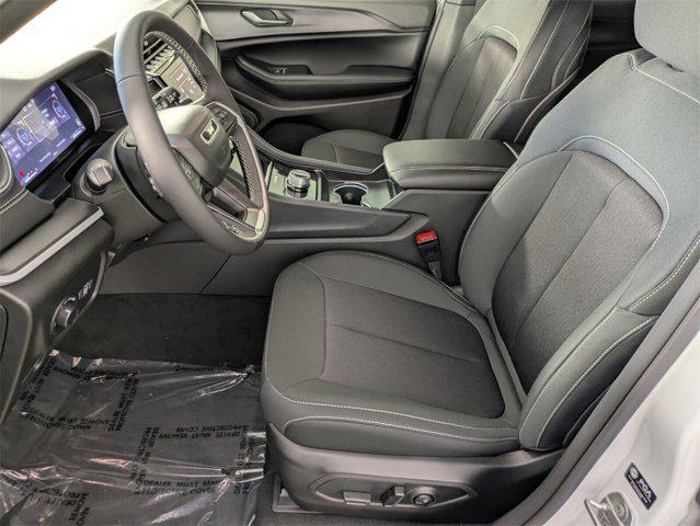 new 2025 Jeep Grand Cherokee car, priced at $34,872