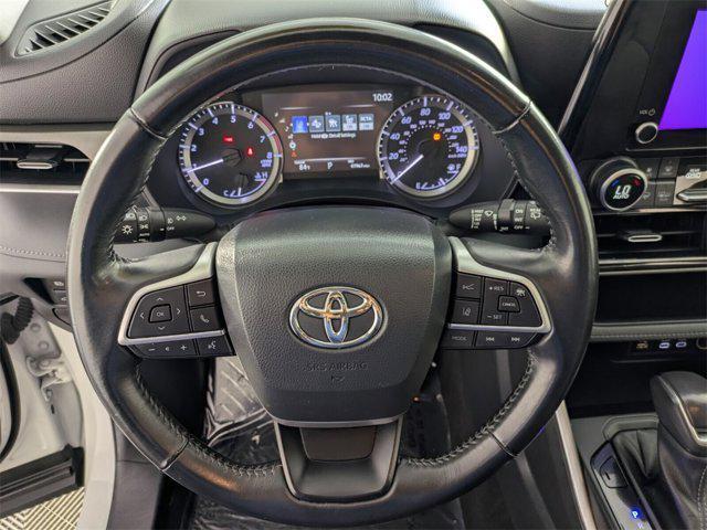 used 2023 Toyota Highlander car, priced at $29,959