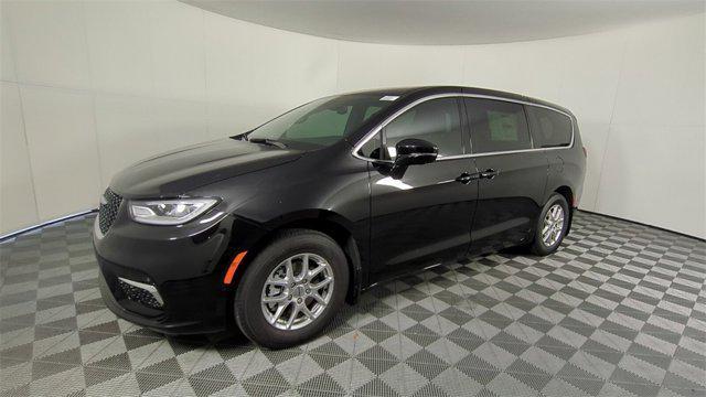 new 2025 Chrysler Pacifica car, priced at $38,917
