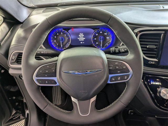 new 2025 Chrysler Pacifica car, priced at $38,917