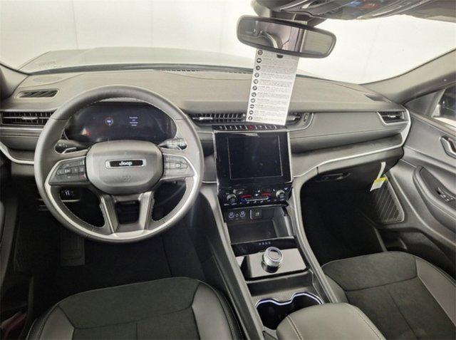 new 2025 Jeep Grand Cherokee car, priced at $42,925