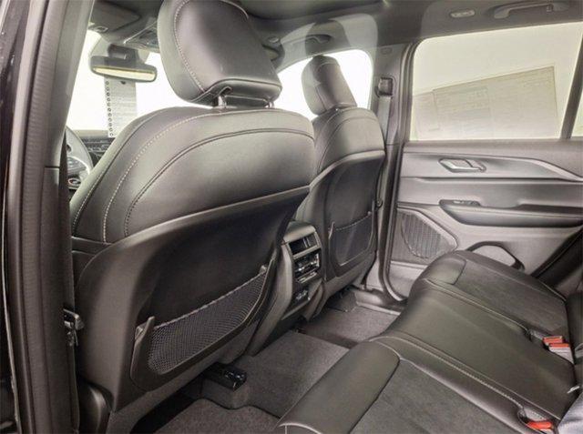 new 2025 Jeep Grand Cherokee car, priced at $42,925