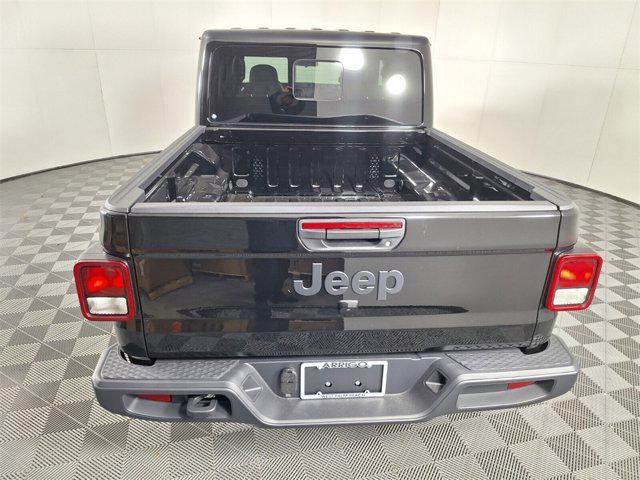 new 2025 Jeep Gladiator car, priced at $40,342