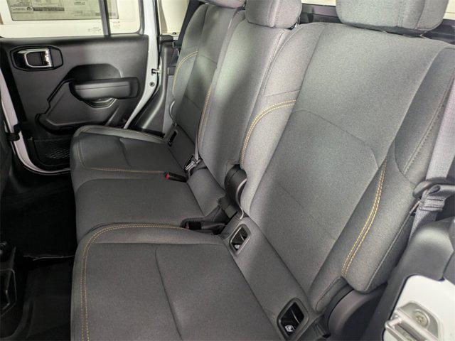 new 2025 Jeep Gladiator car, priced at $39,028