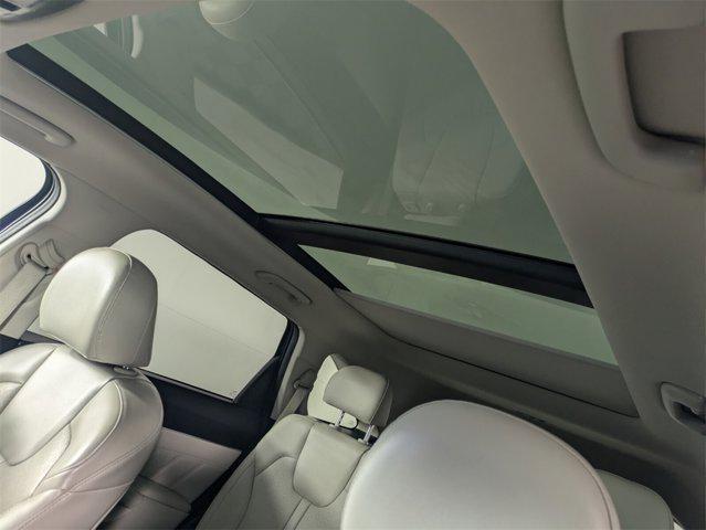 used 2022 Kia Sorento car, priced at $28,154