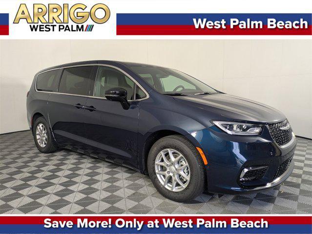 new 2025 Chrysler Pacifica car, priced at $39,367
