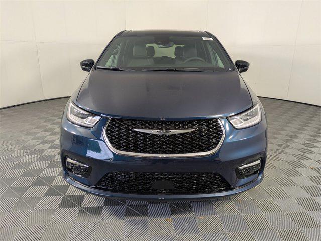 new 2025 Chrysler Pacifica car, priced at $39,367