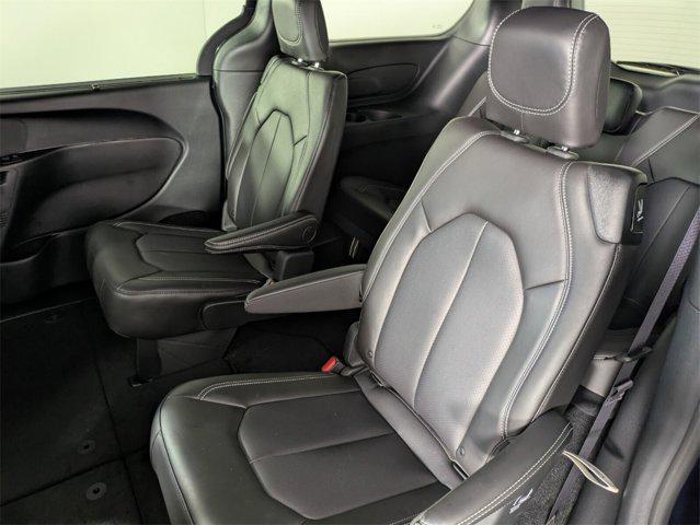 new 2025 Chrysler Pacifica car, priced at $39,367