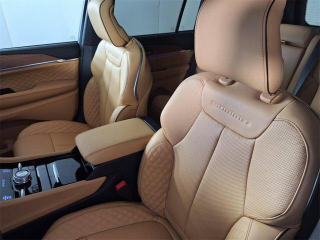 new 2025 Jeep Grand Cherokee car, priced at $58,822