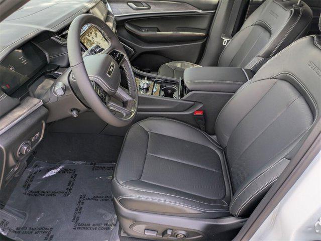 new 2025 Jeep Grand Cherokee car, priced at $50,067
