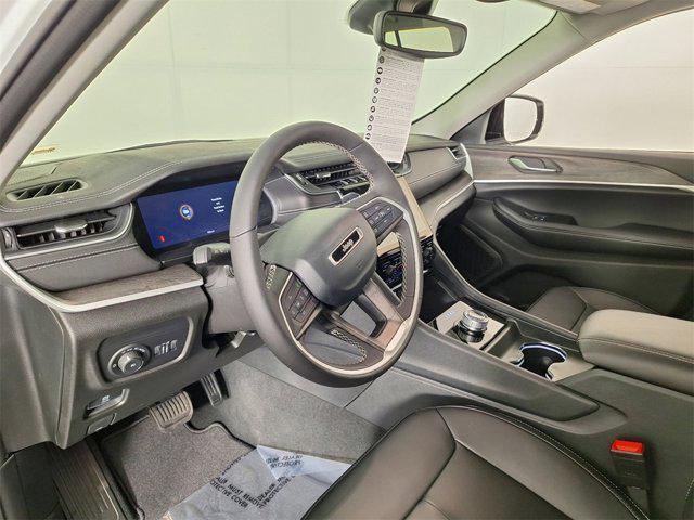 new 2025 Jeep Grand Cherokee car, priced at $38,610
