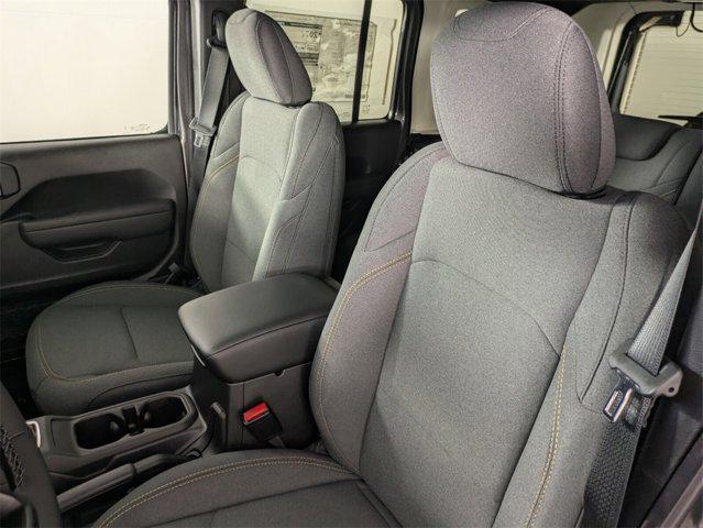 new 2025 Jeep Wrangler car, priced at $44,578