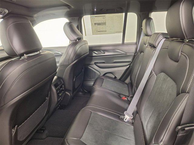 new 2025 Jeep Grand Cherokee car, priced at $42,925