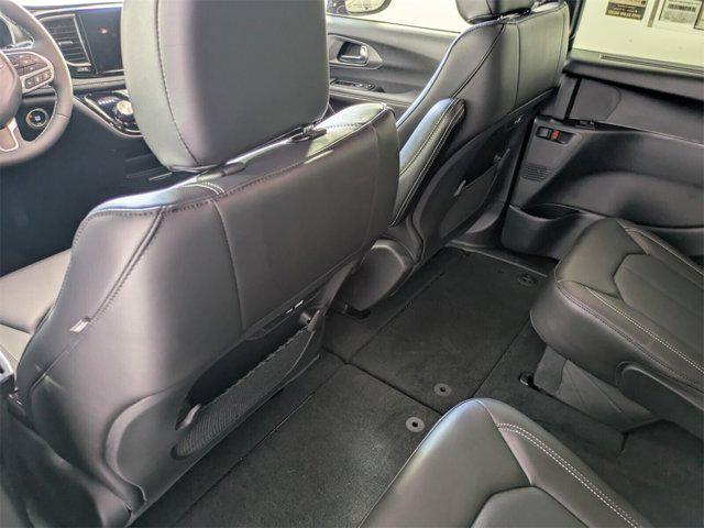 new 2025 Chrysler Pacifica car, priced at $38,917
